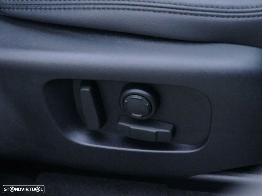 Land Rover Range Rover Velar 2.0 P400e AWD Dynamic SE - 32