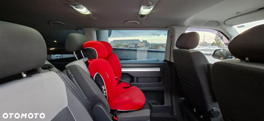 Volkswagen Multivan - 11