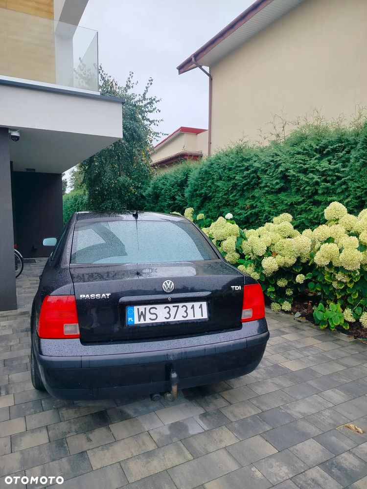 Volkswagen Passat 2000 photo 2