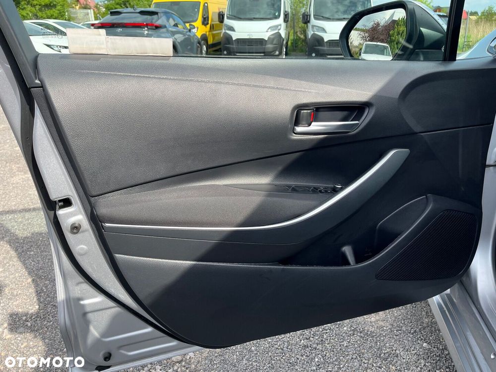 Toyota Corolla 1.8 Hybrid Comfort - 19