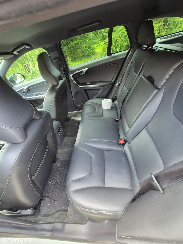 Volvo V60 D4 - 4