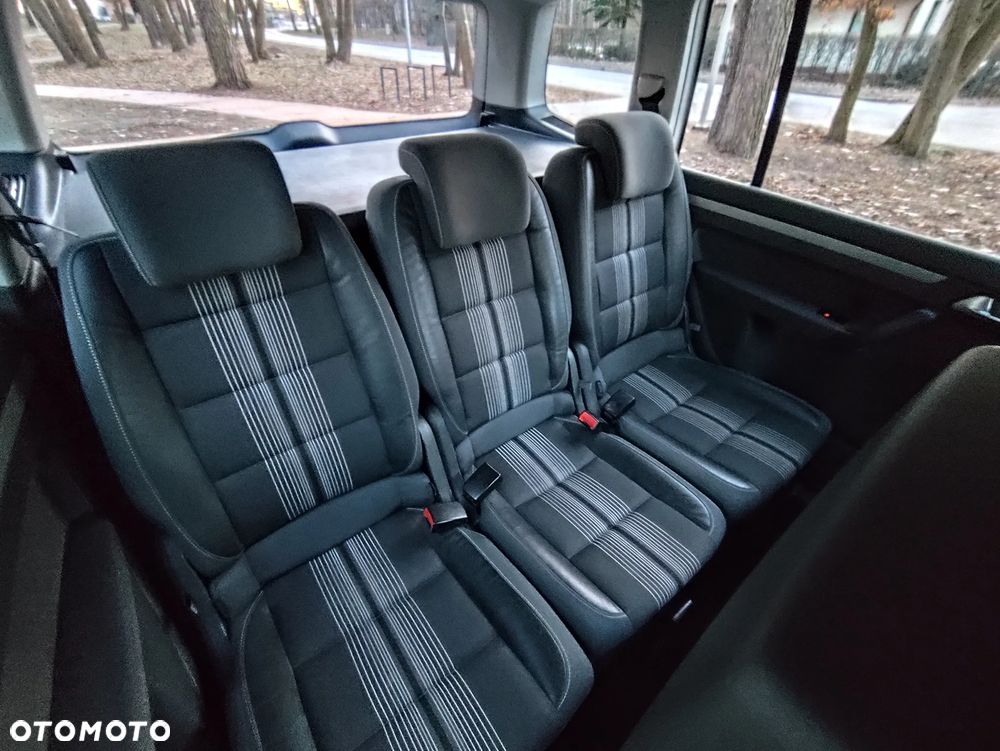 Volkswagen Touran 2.0 TDI DPF BlueMotion Technology MATCH - 20