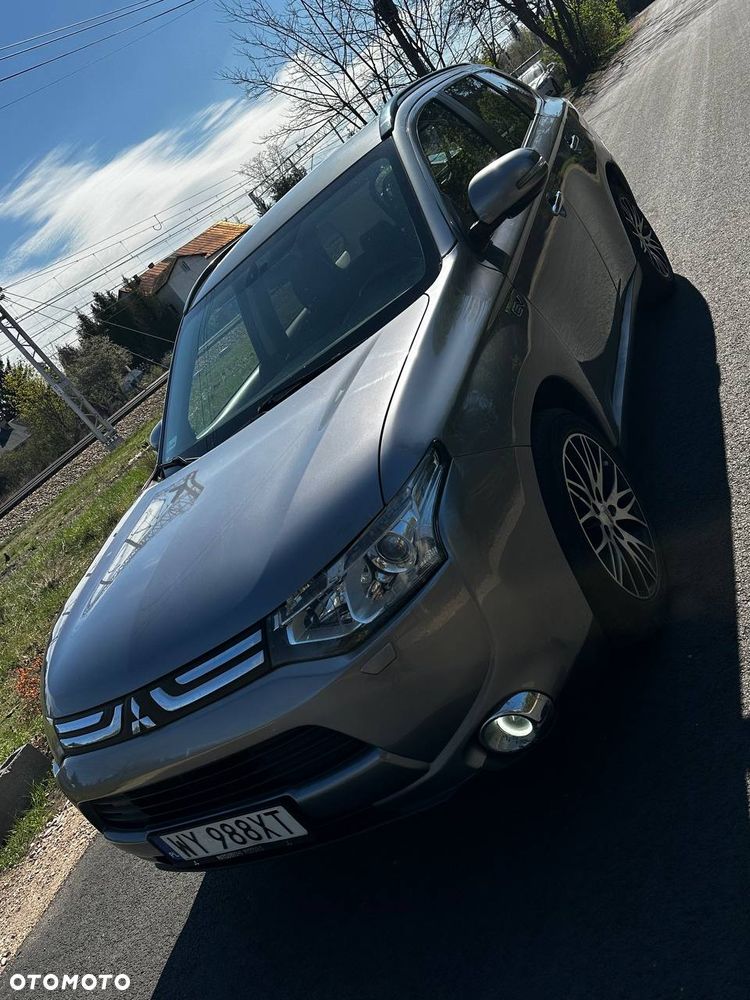 Mitsubishi Outlander Instyle NAVI - 1