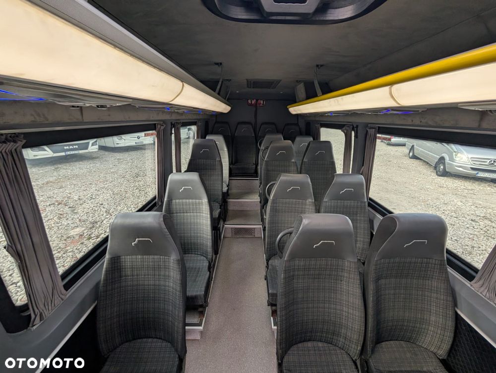 Mercedes-Benz Sprinter 516 - 18