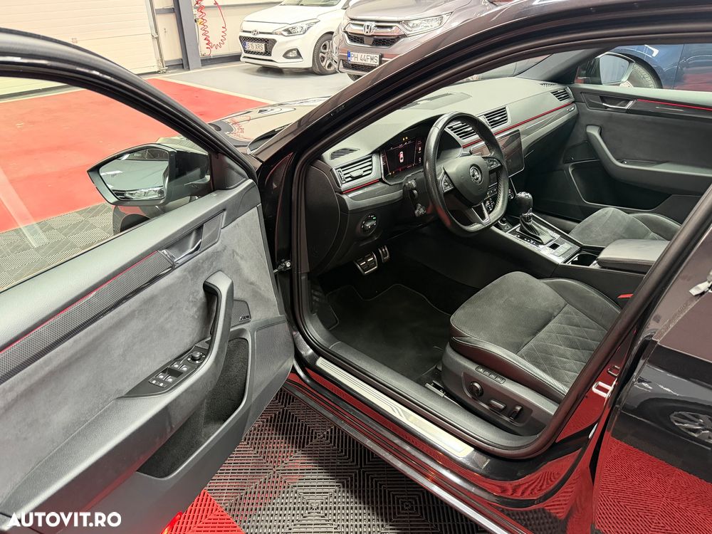 Skoda Superb 2.0 TDI DSG 4X4 Sportline - 11