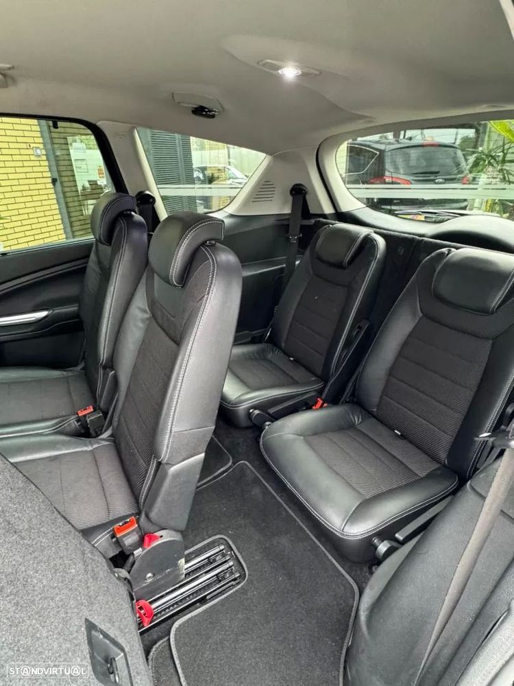 Ford S-Max 2.0 TDCi Titanium 7L - 15