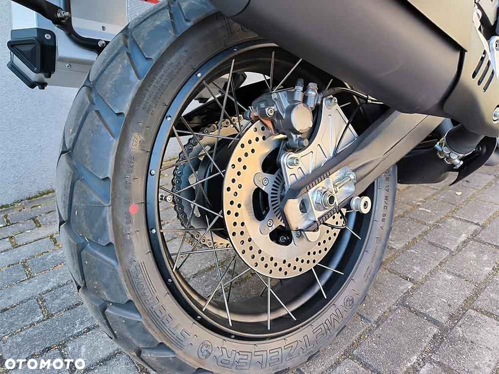 QJMOTOR SVT 650X - 11