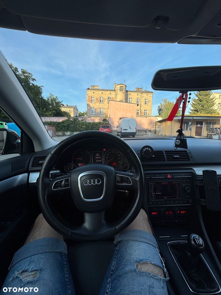 Audi A4 Limousine - 24