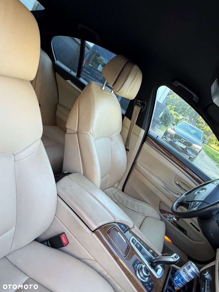 BMW Seria 5 530d xDrive Modern Line - 10