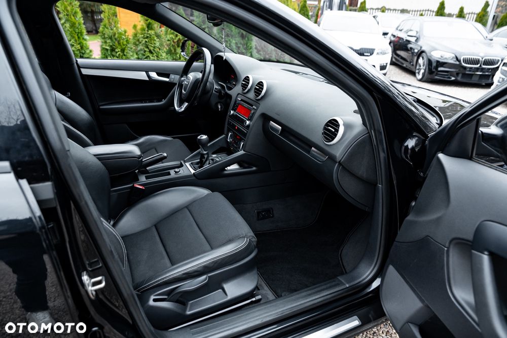 Audi A3 Sportback 2.0 TDI DPF S line Sportpaket - 22