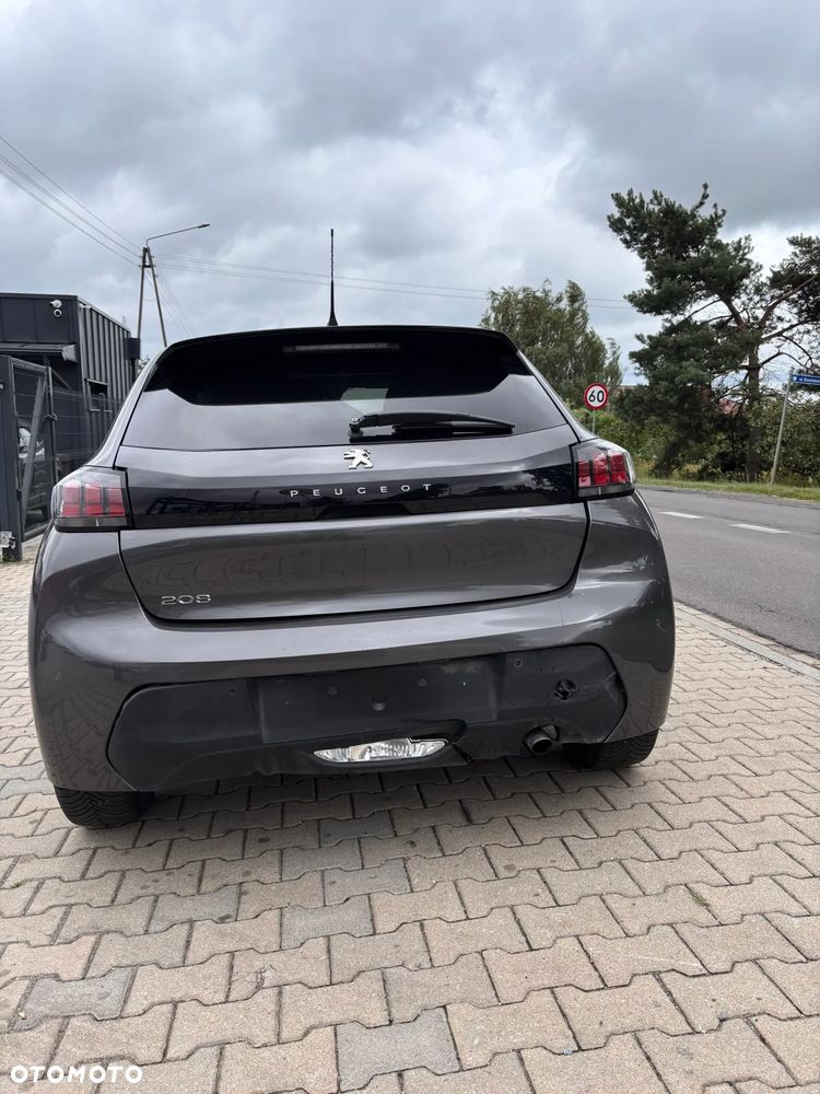 Peugeot 208 - 5