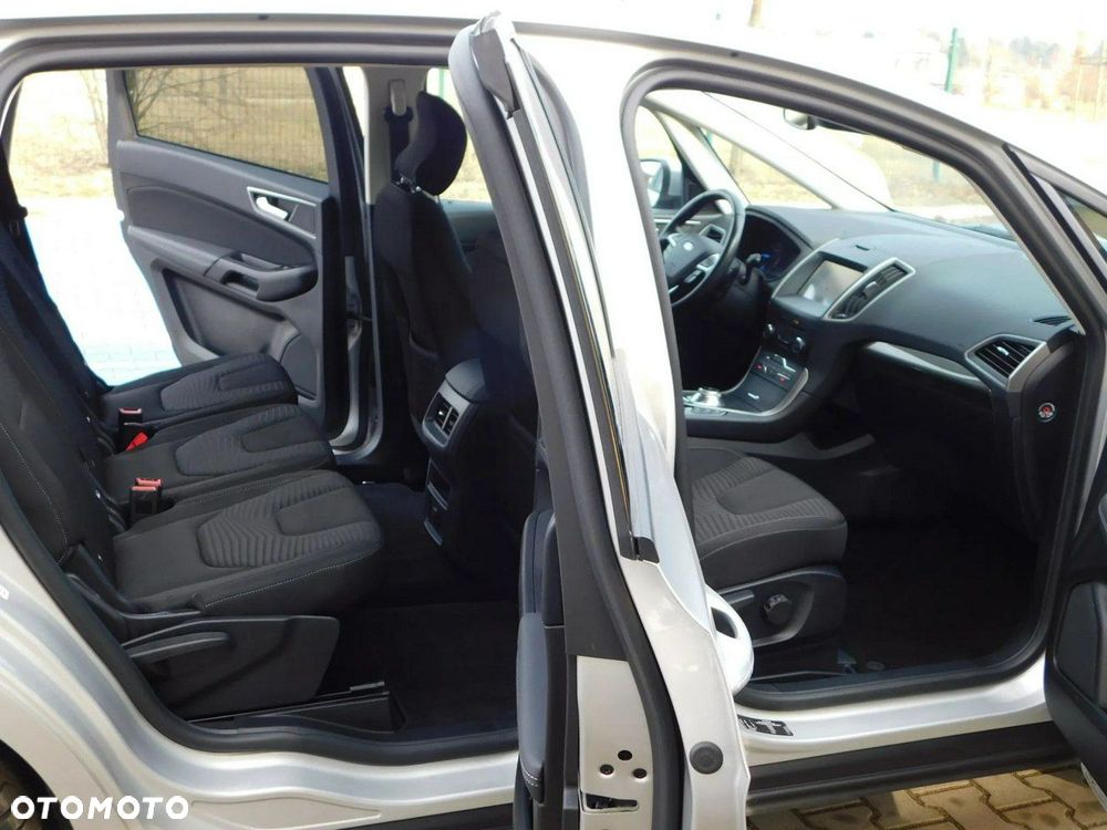 Ford S-Max - 10