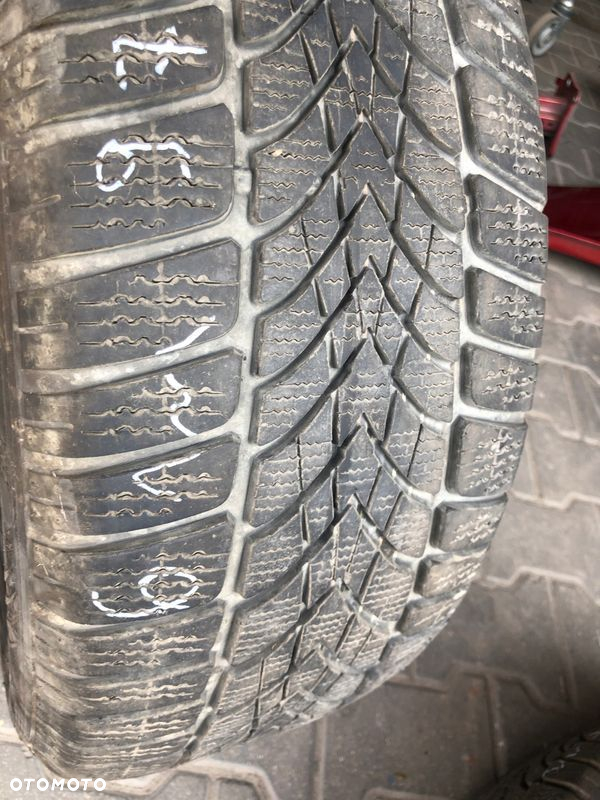 OPONA DUNLOP SP WINTER SPORT 4D RUN FLAT 225/50 R17 - 4