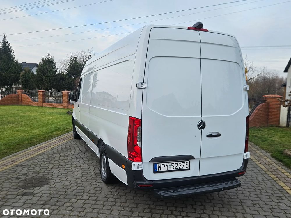 Mercedes-Benz Sprinter - 11