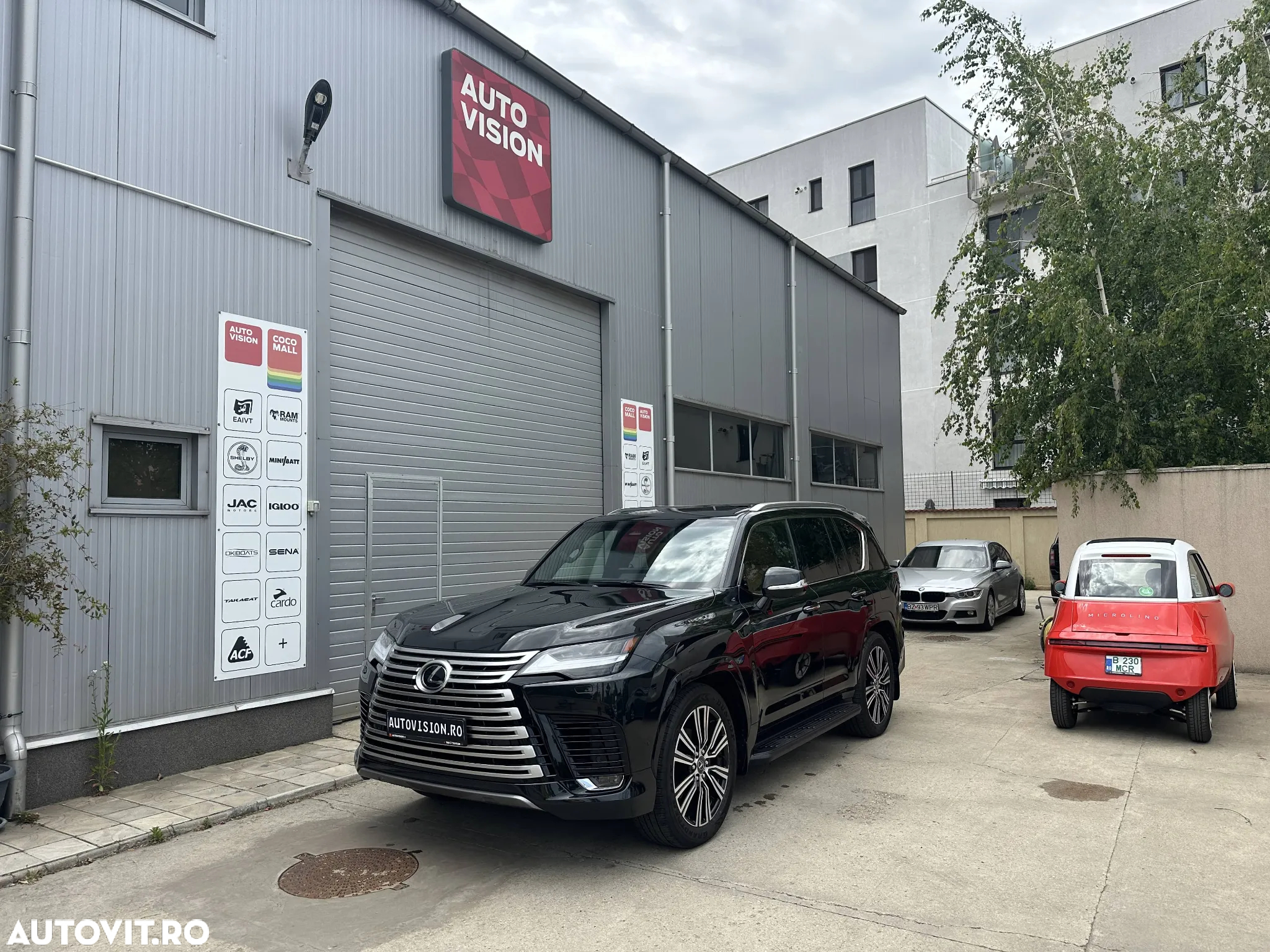 Lexus Seria LX - 2