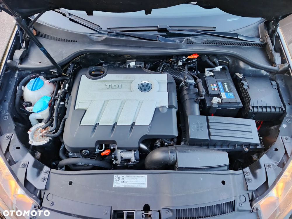 Volkswagen Golf 2.0 TDI DPF Highline - 17