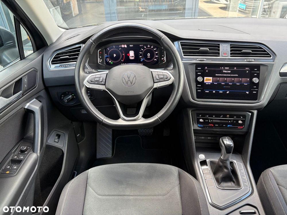Volkswagen Tiguan - 11