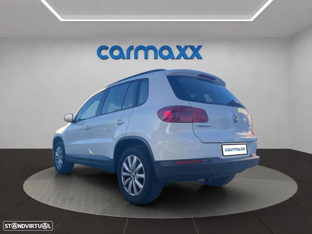 VW Tiguan 2.0 TDi Sport BlueMotion - 4