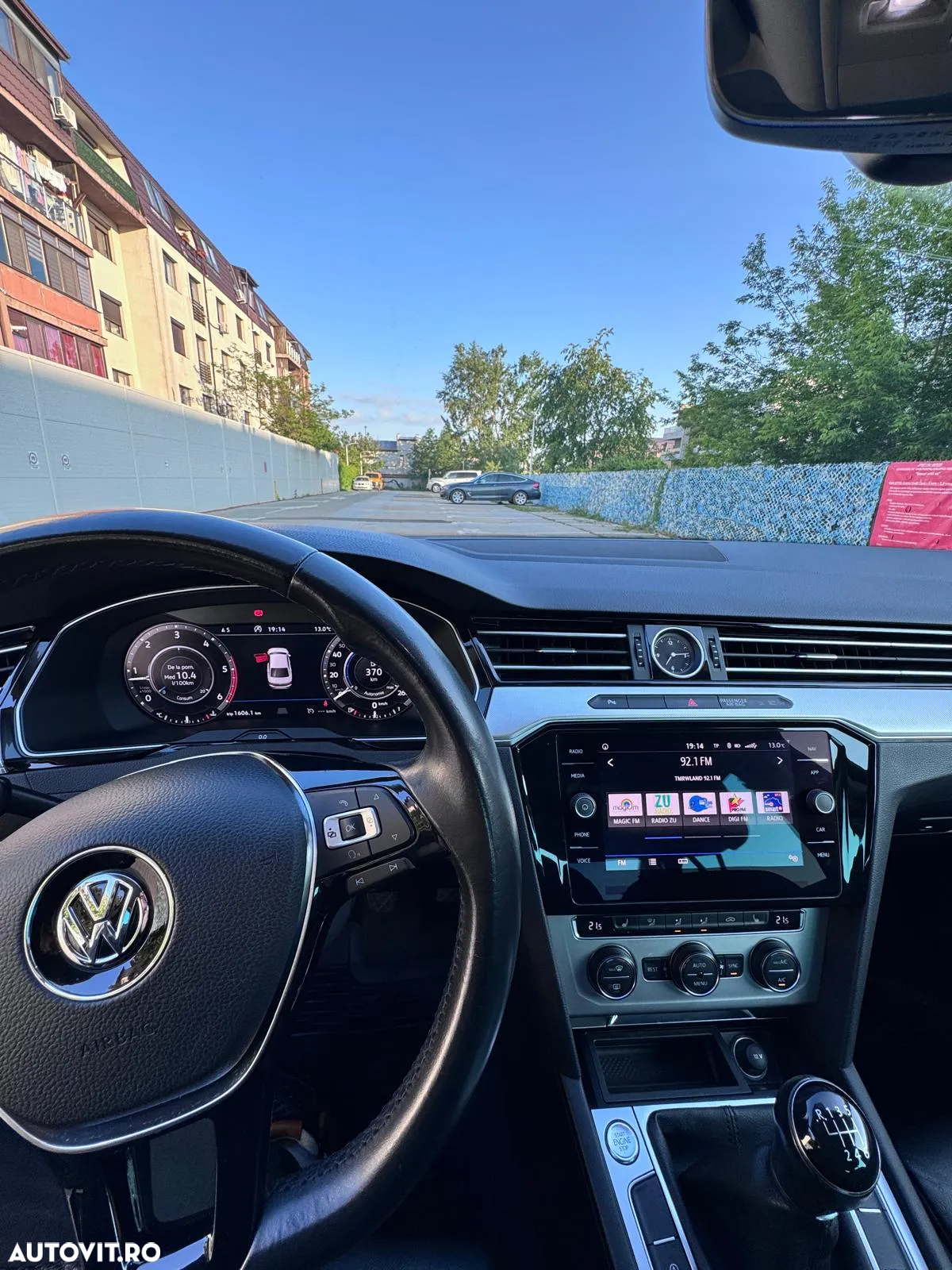 Volkswagen Passat 1.6 TDI Comfortline - 8