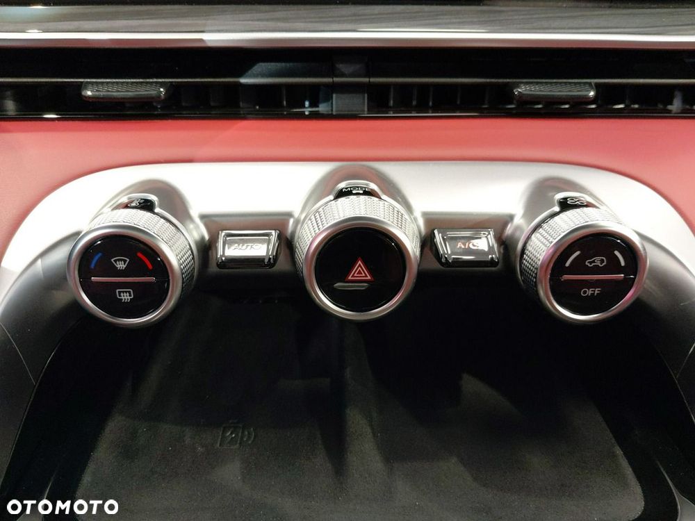 Omoda 9 1.5 Super Hybrid Exclusive AWD - 37