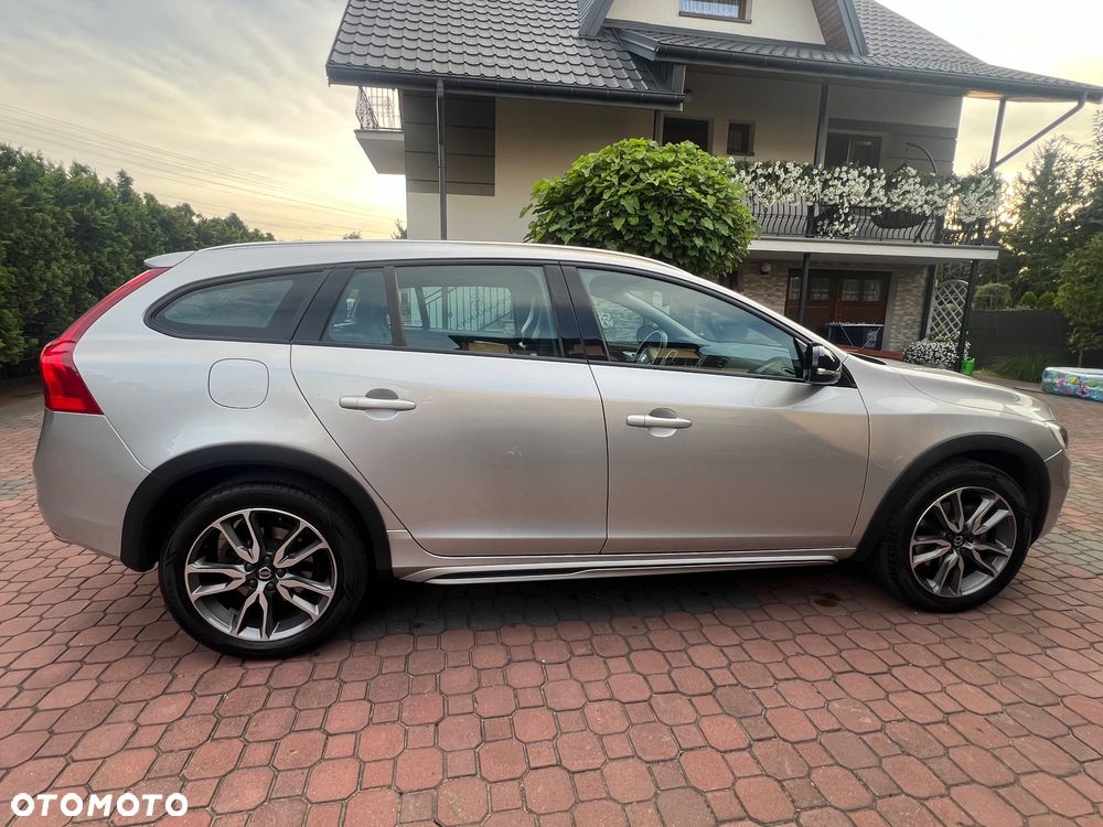 Volvo V60 Cross Country D3 Drive-E Summum - 6