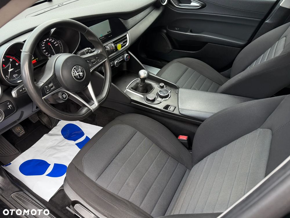 Alfa Romeo Giulia 2.2 D Turbo - 10