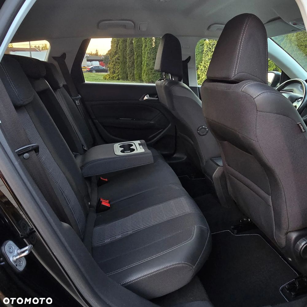 Peugeot 308 PureTech 130 GPF EAT8 Stop & Start Active Business-Paket - 25