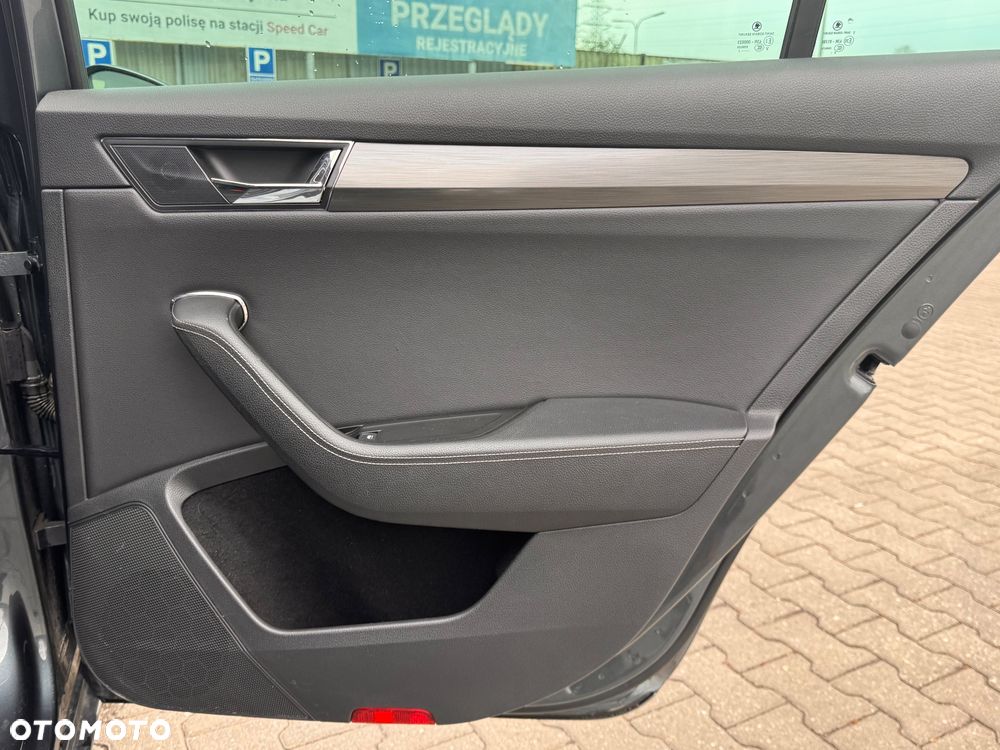 Skoda Superb 2.0 TDI SCR 4x4 Style DSG - 30