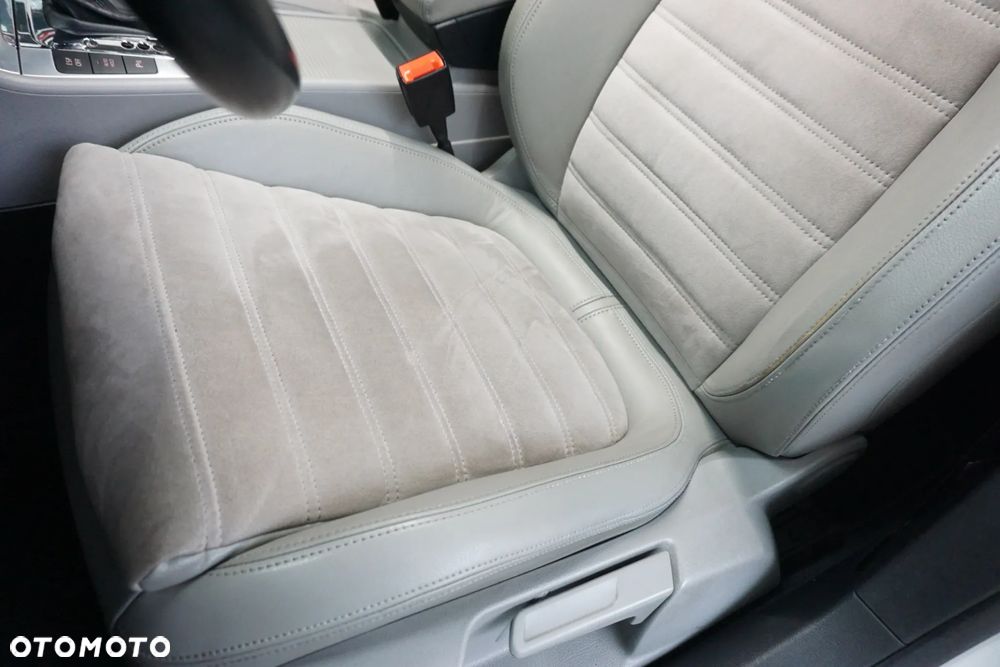Volkswagen Passat Variant 2.0 TDI DSG Highline - 27