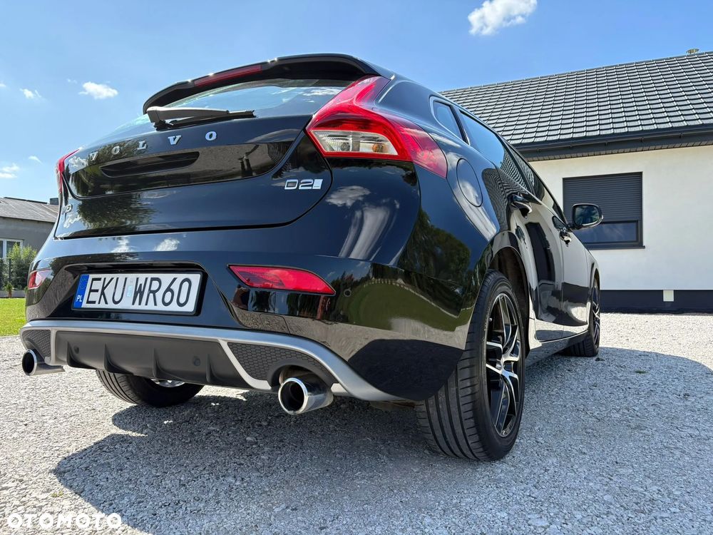 Volvo V40 D2 Drive-E R-Design Momentum - 11
