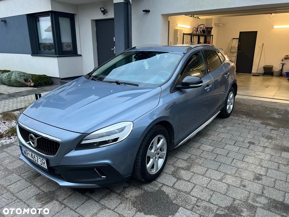 Volvo V40 T3 Drive-E Momentum - 1