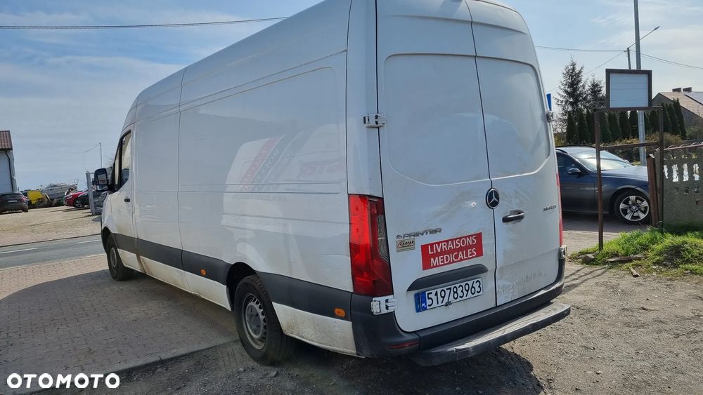 Mercedes-Benz Sprinter - 1