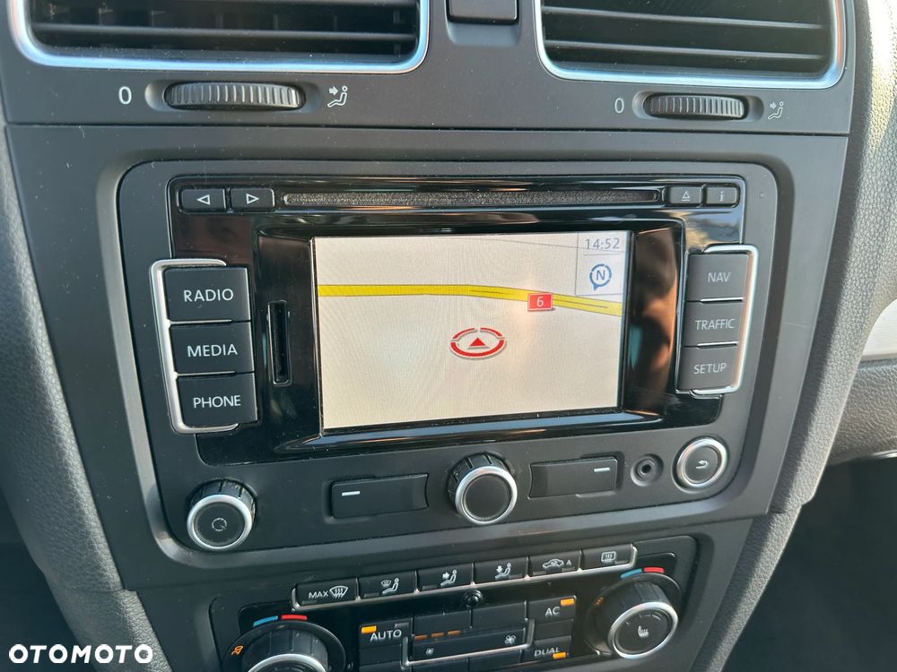 Volkswagen Golf 1.6 TDI DPF BlueMotion - 19