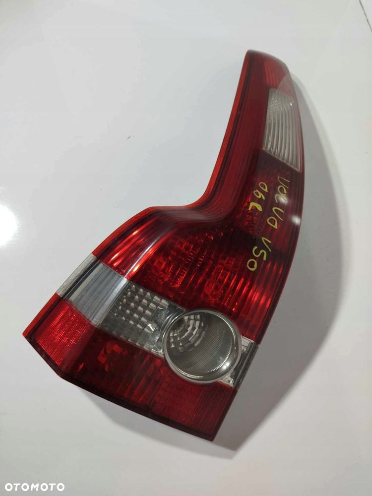 LAMPA LEWA TYŁ TYLNA VOLVO V50 KOMBI - 1