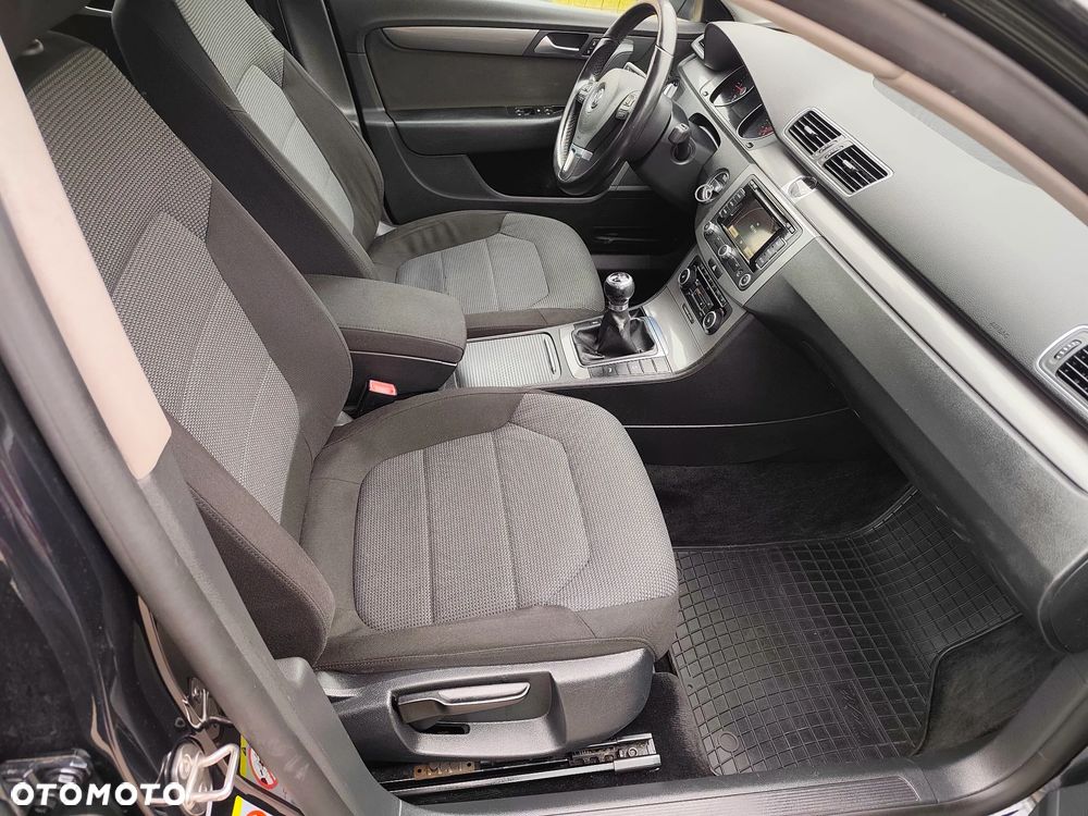 Volkswagen Passat 2.0 TDI BlueMotion Technology Exclusive - 9