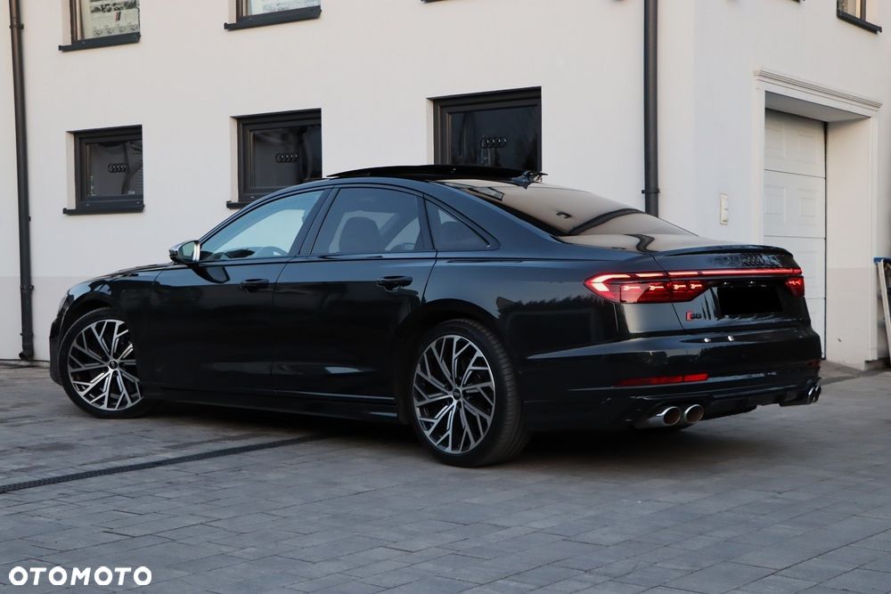 Audi S8 - 5
