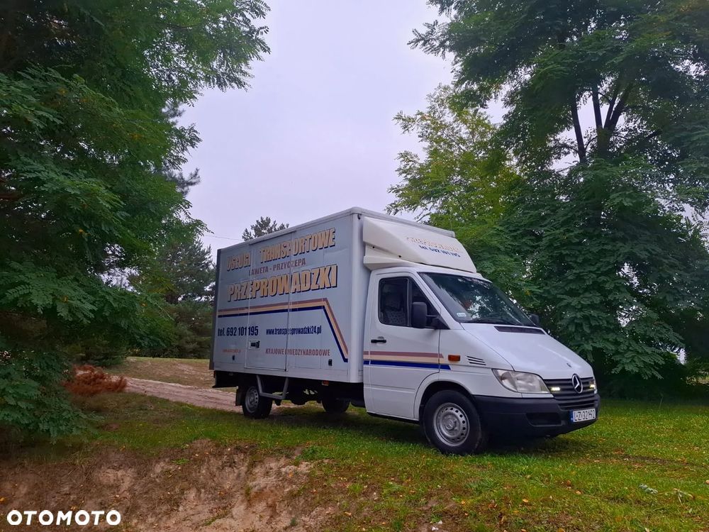 Mercedes-Benz Sprinter - 2
