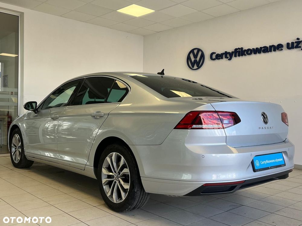 Volkswagen Passat - 9