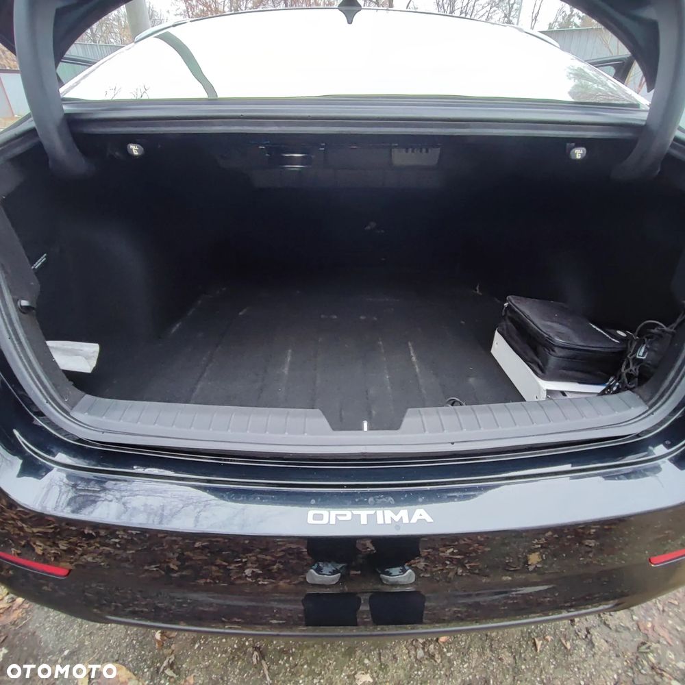 Kia Optima - 12