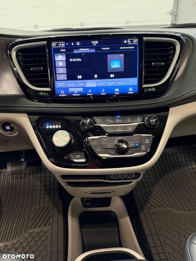 Chrysler Pacifica - 18