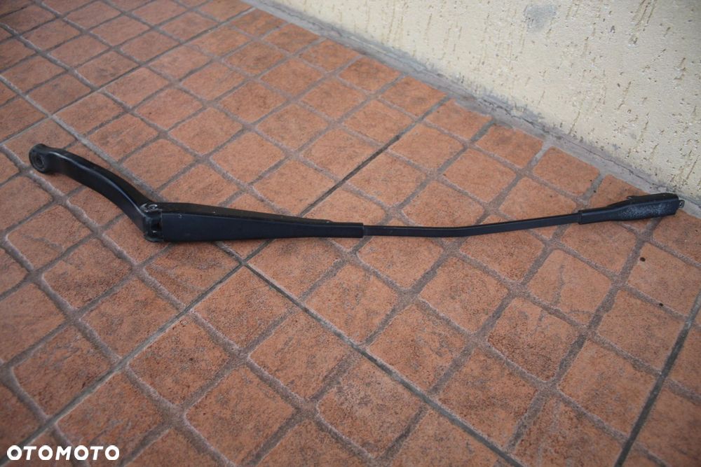 RAMIE WYCIERACZKI LEWE OPEL CORSA D 13182325 - 1