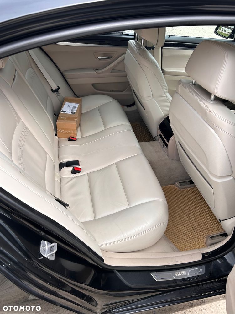 BMW Seria 5 530d xDrive Modern Line - 8