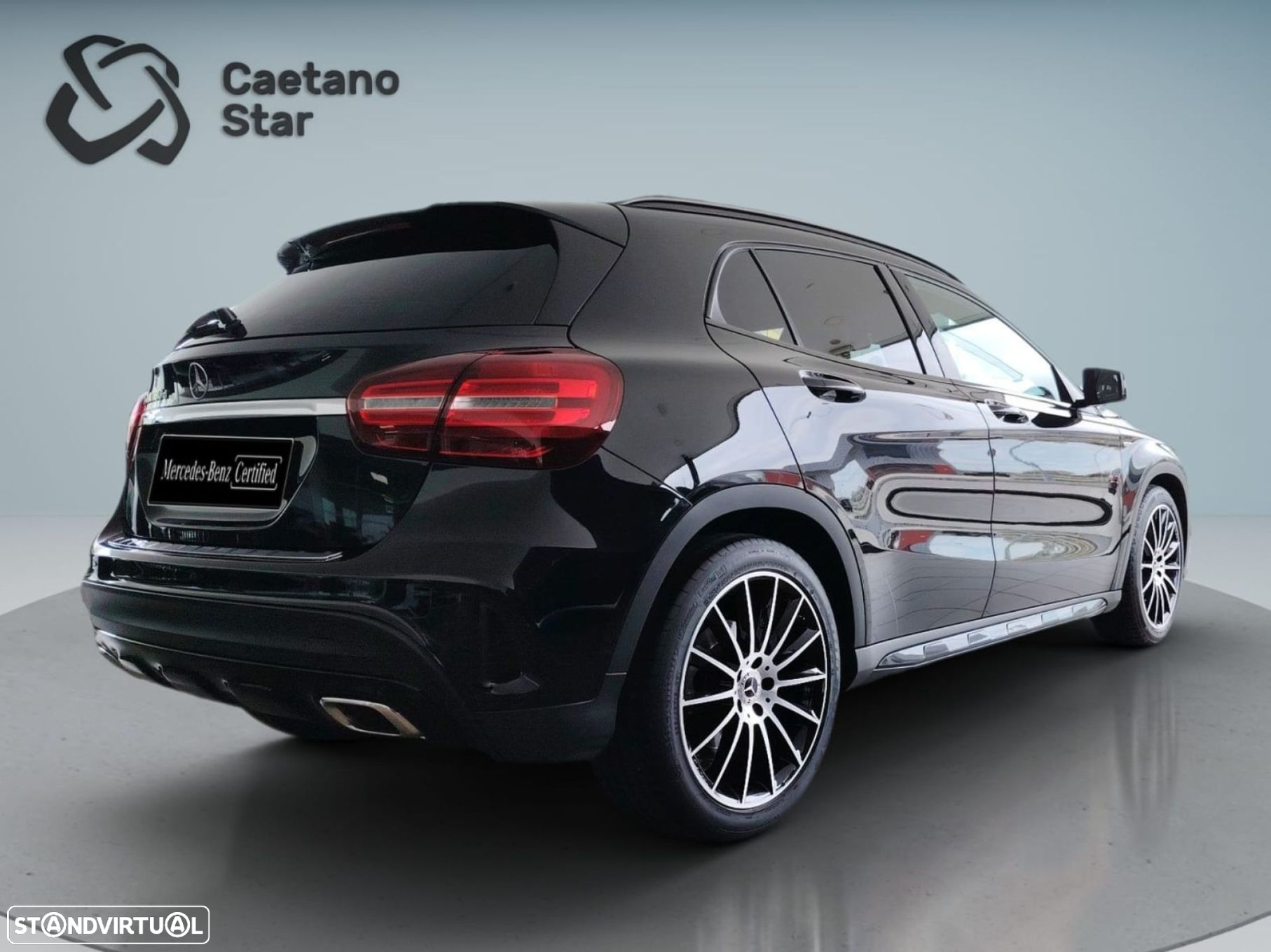 Mercedes-Benz GLA 180 - 4