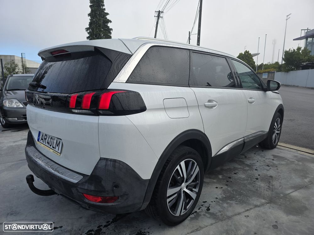 Peugeot 5008 2018 photo 3