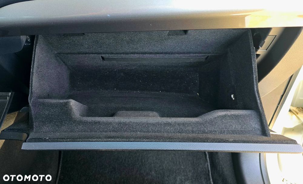 Ford S-Max 2.0 TDCi Titanium PowerShift - 36