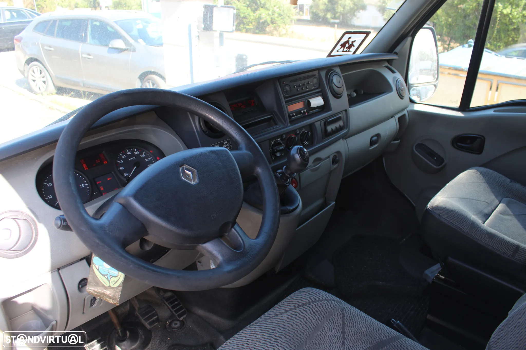 Renault Master 2.5 dCi MiniBus // 16 Lugares - 10