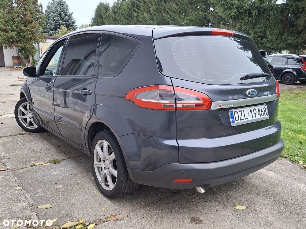 Ford S-Max 2010 photo 3