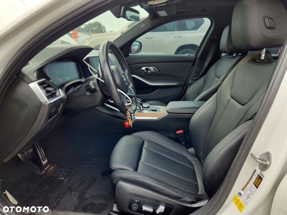 BMW Seria 3 330i M Sport sport - 7