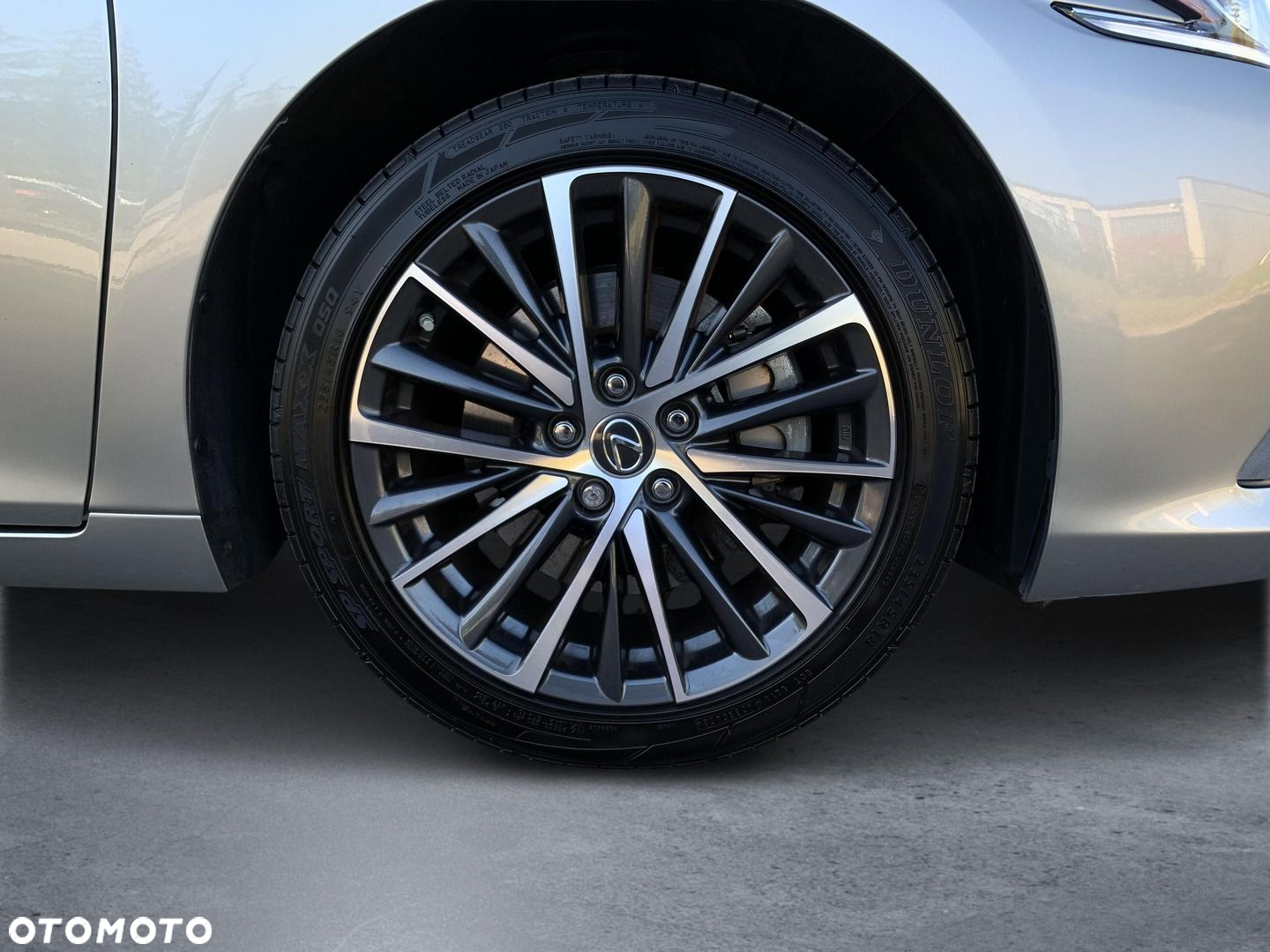 Lexus ES - 20