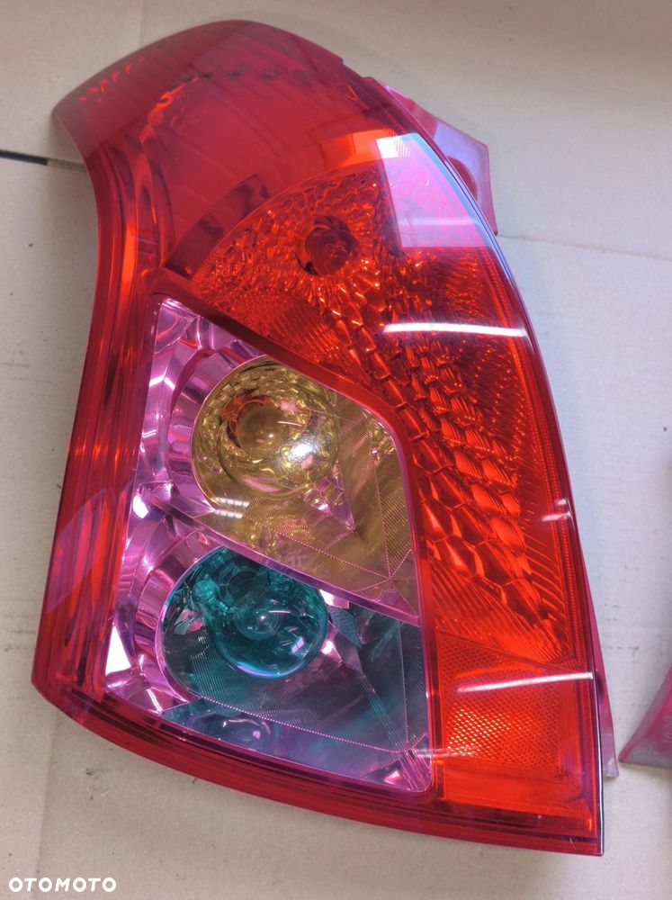 Swift IV MK6 lampa tylna tył PRAWA EU LIFT 08-10r Suzuki